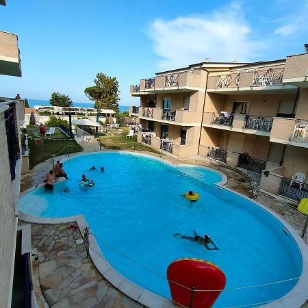 Appartamento Con Piscina Green Bay Village Pineto Εξωτερικό φωτογραφία