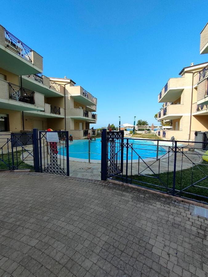 Appartamento Con Piscina Green Bay Village Pineto Εξωτερικό φωτογραφία