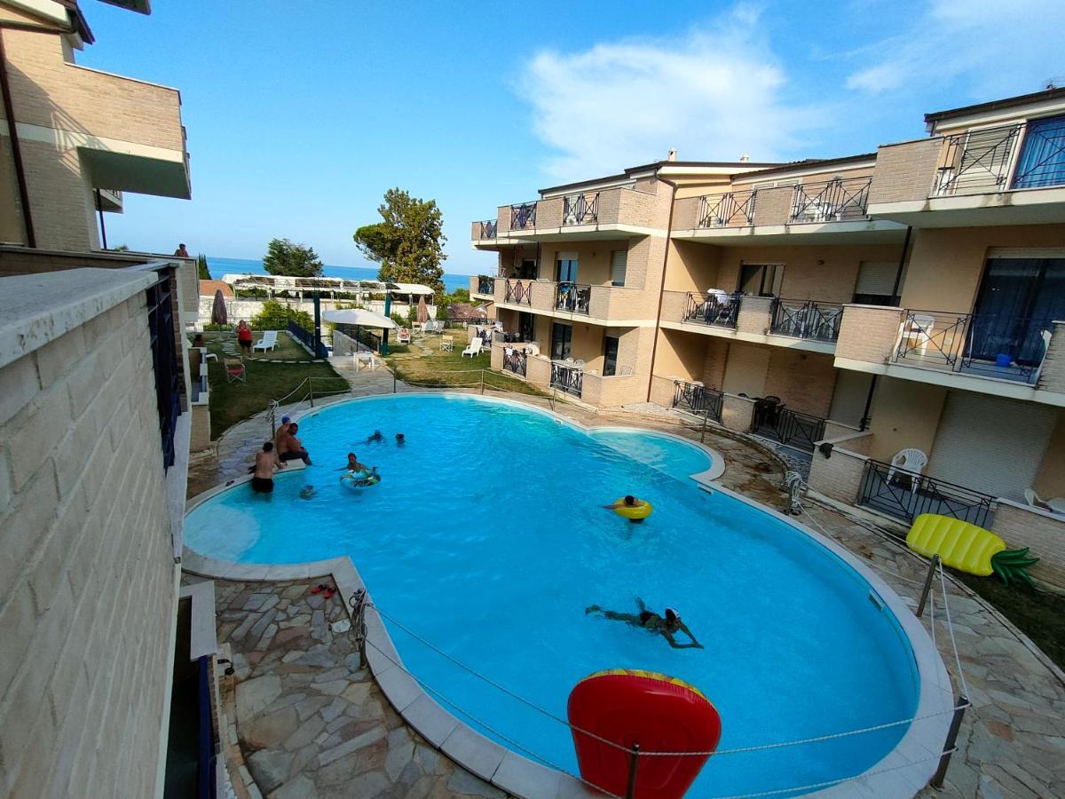 Appartamento Con Piscina Green Bay Village Pineto Εξωτερικό φωτογραφία